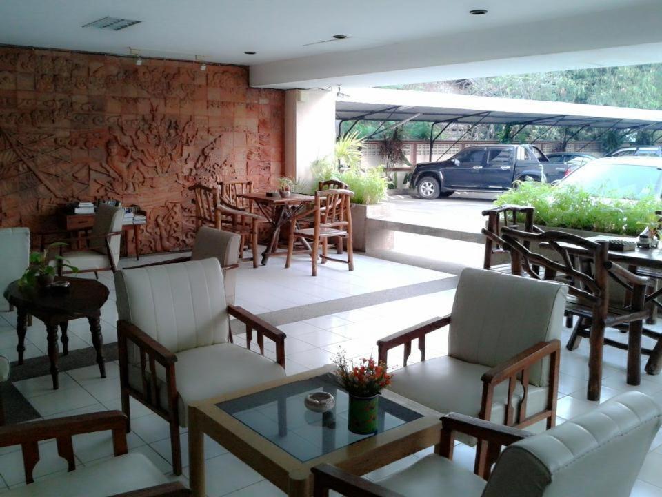 M In Korat Service Apartment Nakhonratchasima Buitenkant foto