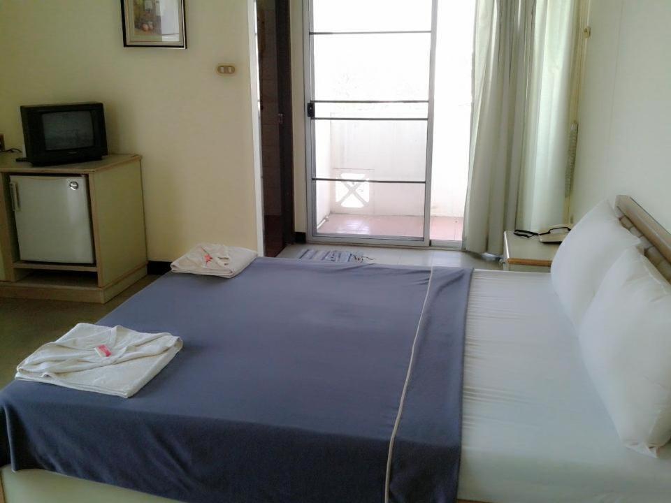 M In Korat Service Apartment Nakhonratchasima Buitenkant foto