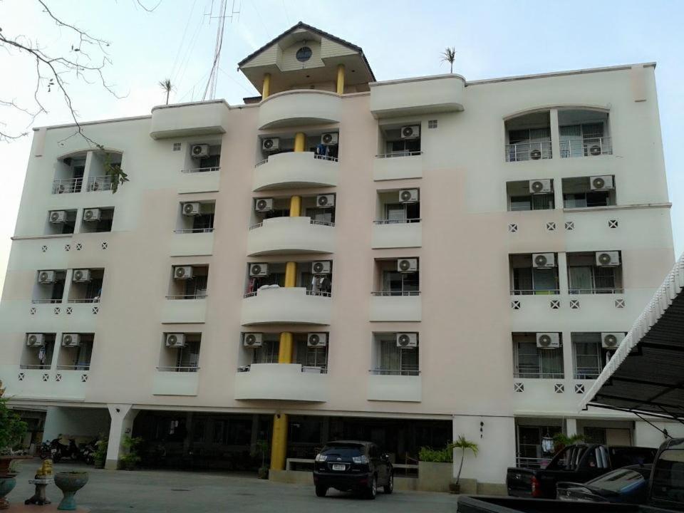 M In Korat Service Apartment Nakhonratchasima Buitenkant foto