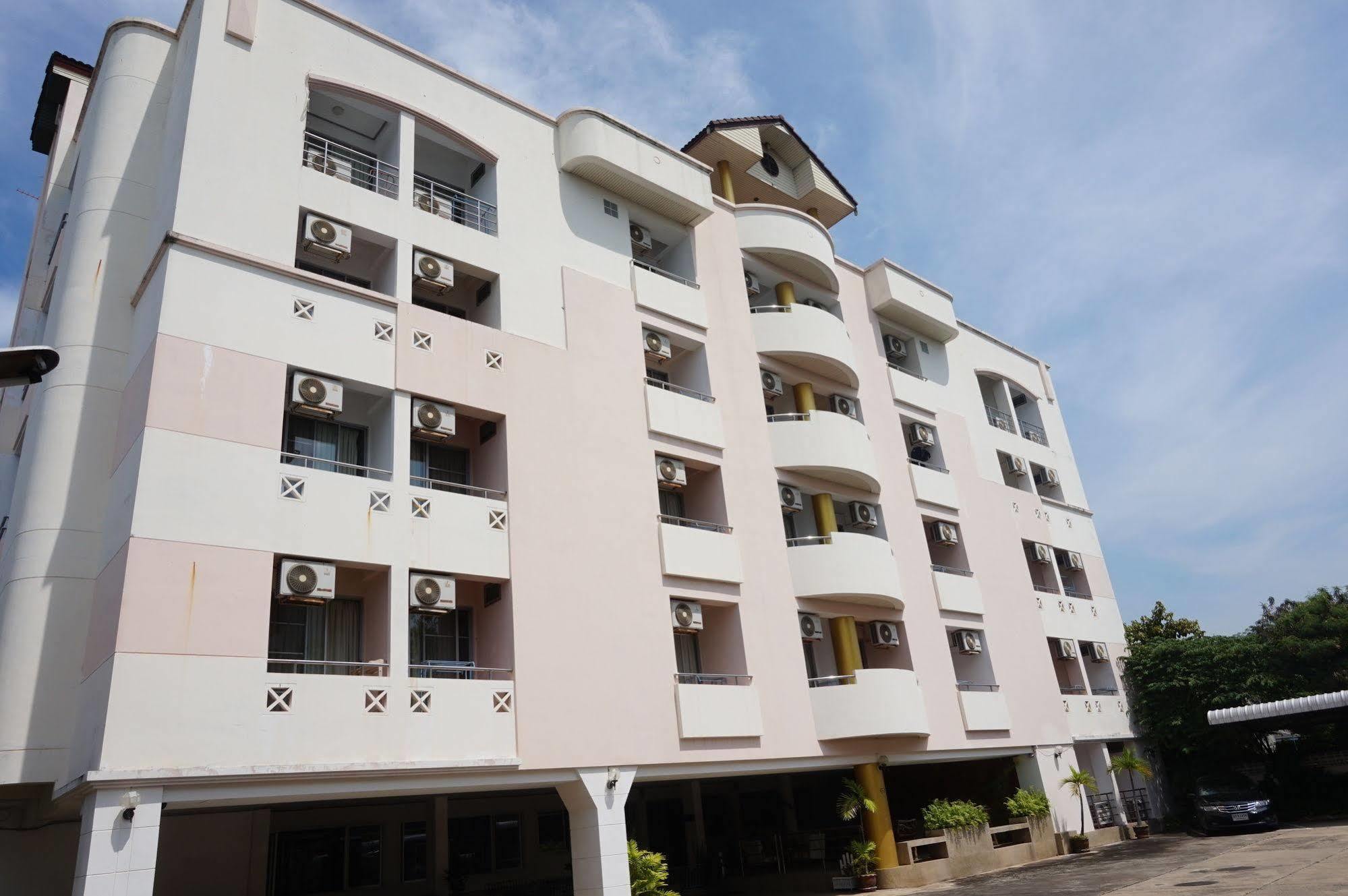 M In Korat Service Apartment Nakhonratchasima Buitenkant foto